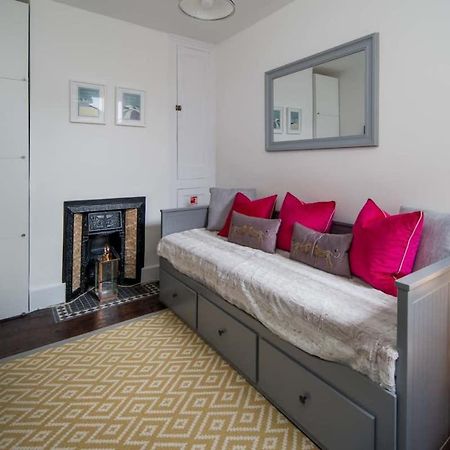 카우즈 Firefly House 빌라 외부 사진